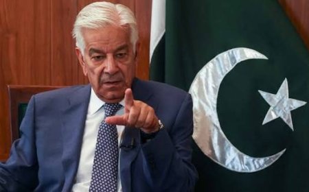 وزير الدفاع الباكستاني مهاجما إسرائيل: شر ولعنة على البشرية