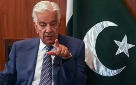 وزير الدفاع الباكستاني مهاجما إسرائيل: شر ولعنة على البشرية