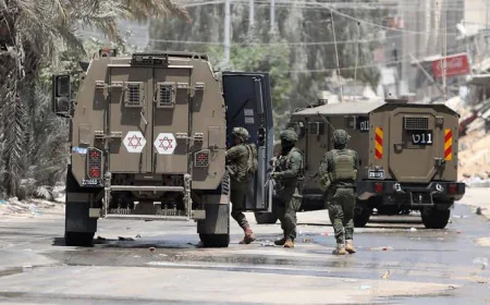 قوات الاحتلال تعتقل 50 فلسطينياً خلال اقتحام مدينة الخليل وبلدتي يطا وبيت أمر