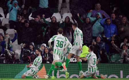 ريال مدريد في مهمة صعبة أمام ريال بيتيس الليلة: الملكي يرفع شعار 'لا بديل عن الفوز'