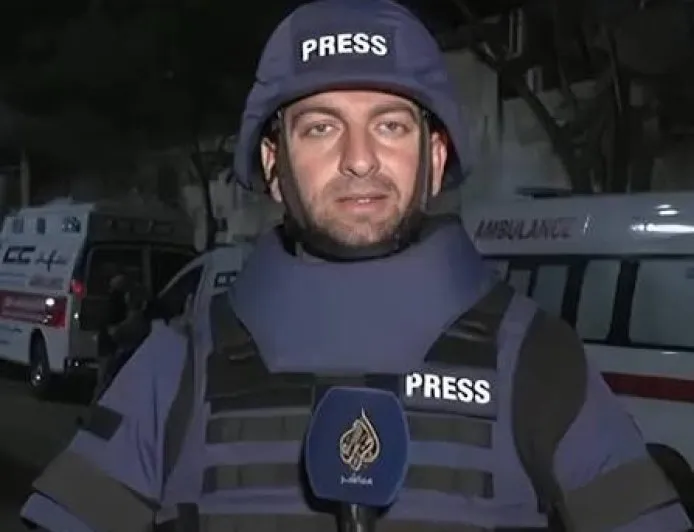 استشهاد محمد وشاح مراسل الجزيرة مباشر في قصف إسرائيلي بغزة