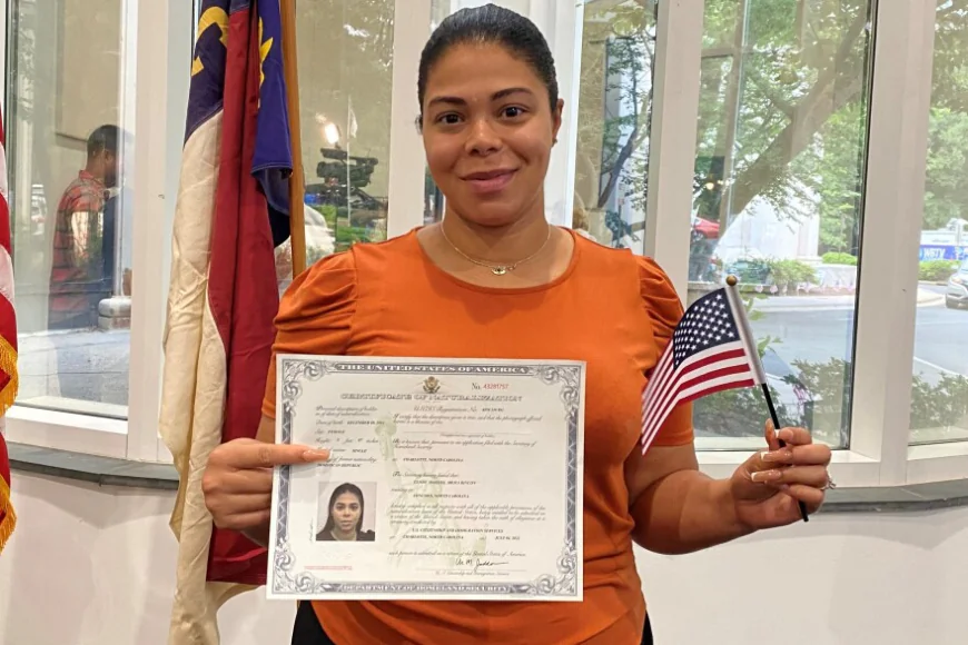 مساع أمريكية لتجريد مئات المولودين في الخارج من الجنسية