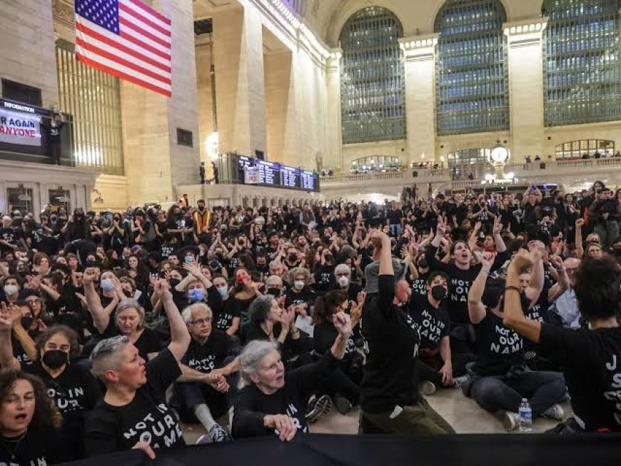 استطلاع .. ثلثا المواطنين الأمريكيين يطالبون بوقف حرب إيران فوراً