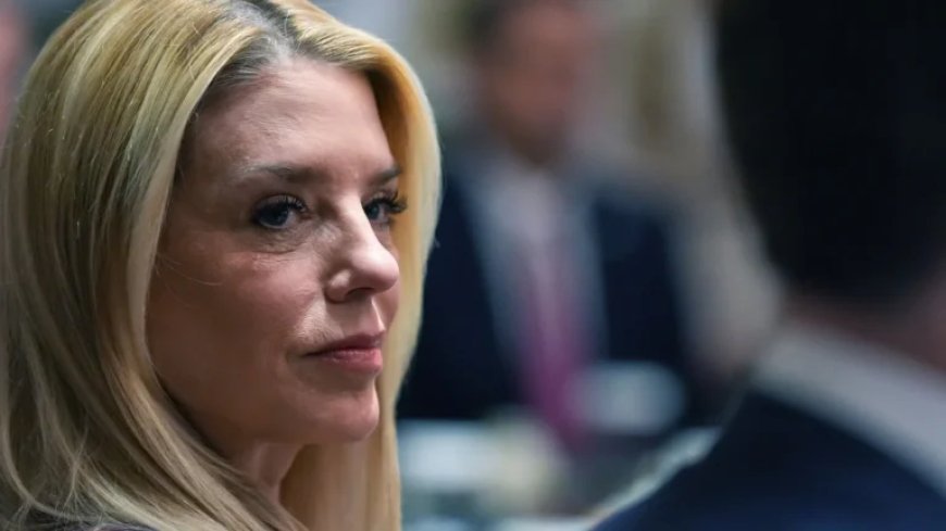 ترامب يقيل بام بوندي من منصب المدعية العامة للولايات المتحدة