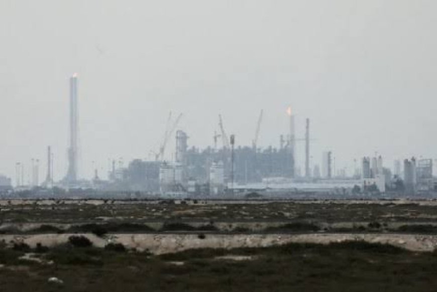 الجيش الكويتي يعترض 28 مسيرة إيرانية استهدفت منشآت نفطية وحيوية