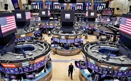 أداء المؤشرات الأميركية التاريخي يتجاوز التوقعات في أبريل بقيادة Alphabet