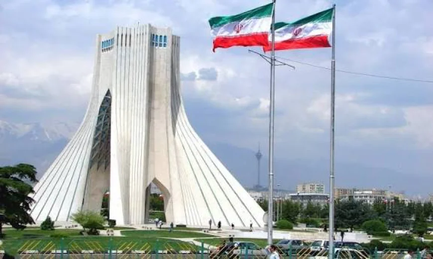 إيران ترفض اتهامات الكويت وتنتقد التهديدات الأمريكية