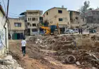 الاحتلال يجبر أهالي جبل الصالحين في مخيم نور شمس على إخلاء منازلهم