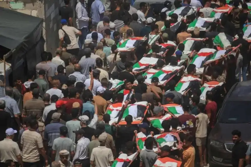 تشييع 112 شهيداً في أكبر جنازة بتاريخ القضية الفلسطينية بغزة