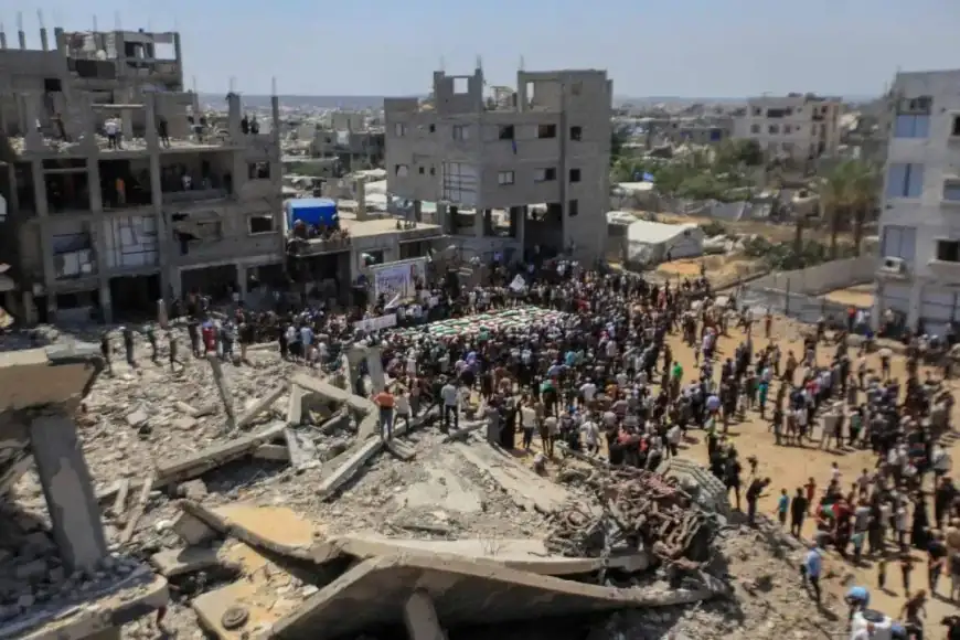 تشييع 112 شهيداً في أكبر جنازة بتاريخ القضية الفلسطينية بغزة