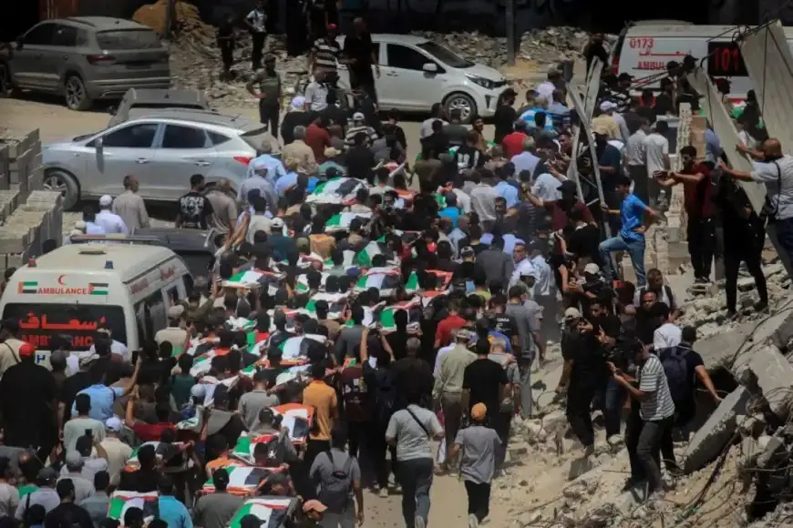 تشييع 112 شهيداً في أكبر جنازة بتاريخ القضية الفلسطينية بغزة