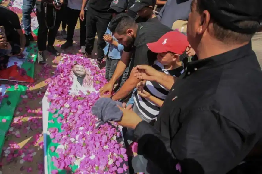 تشييع 112 شهيداً في أكبر جنازة بتاريخ القضية الفلسطينية بغزة