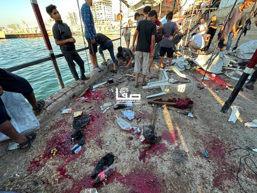 استشهاد 6 فلسطينيين بغارة إسرائيلية استهدفت مقهى بميناء غزة