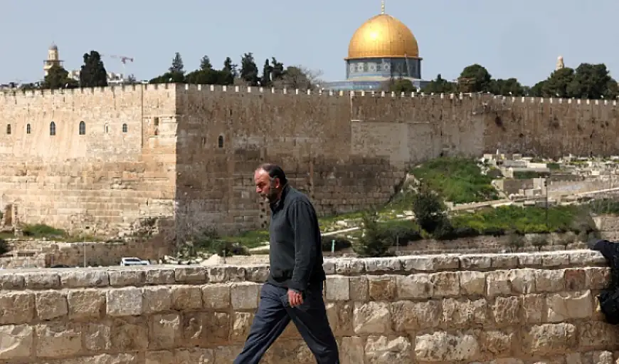 جرائم الاحتلال في القدس: حماس تدين إعدام الشاب إبراهيم الهندي ميدانيًا عند باب العامود
