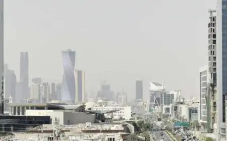 مطار الملك خالد.. مقتل 3 سعوديين في هجوم صاروخي